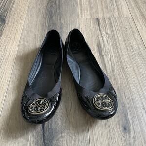 Tory Burch Caroline Black Gold Logo Medallion Ballet Flats Women's Size 9.5